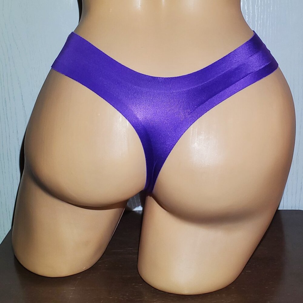 Victoria's Secret Thong Panties. New with Tags Size Medium.